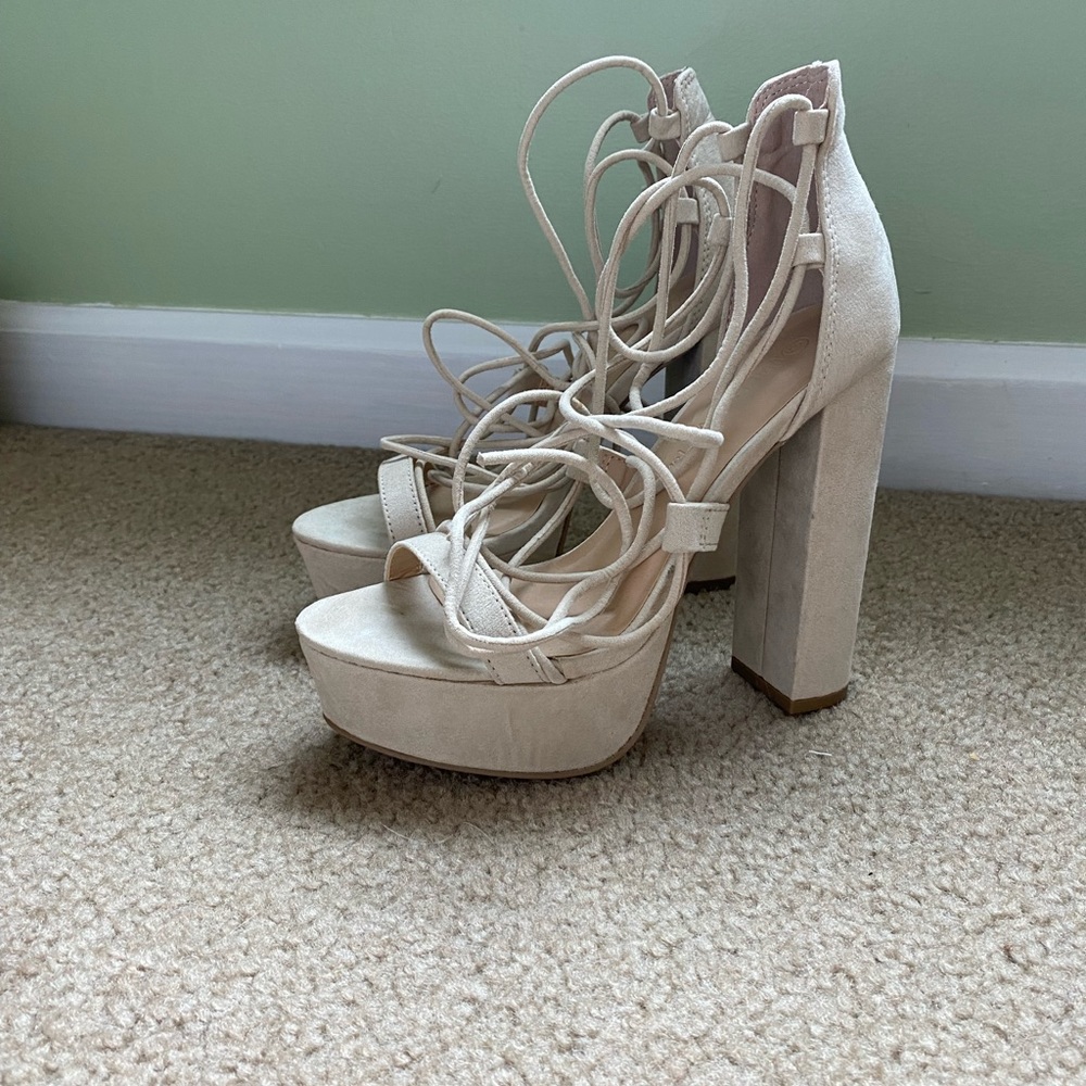 🕊️ WILD DIVA SUEDE CHUNKY HEELS